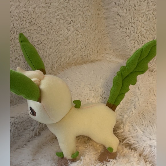 Leafeon pokemon plush standing - Picture 3 of 4